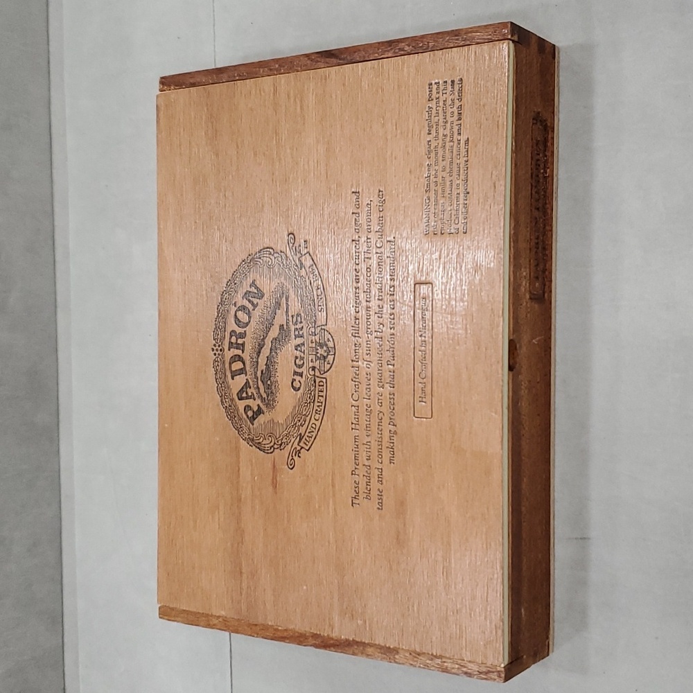 Wooden cigar box Padron Londres print hinged lid 6×9×1.5 inches